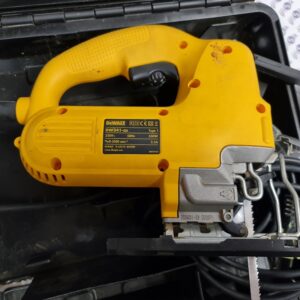 Wyrzynarka DeWalt DW341K-QS