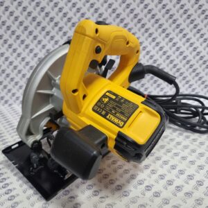 PILARKA TARCZOWA 165MM 1200W DWE550 DEWALT
