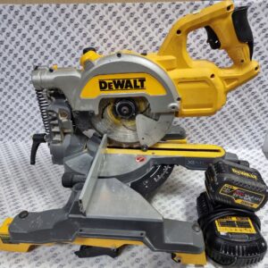Pilarka ukośnica akumulatorowa 216mm 54V DeWALT DCS777N + aku 6ah + ład
