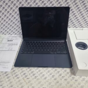 Laptop Apple A3113 13,6 ” Apple M3 8 GB / 256 GB szary