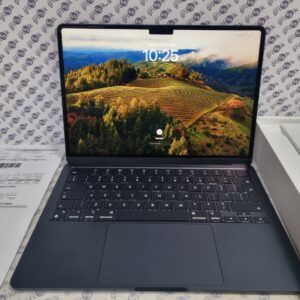 Laptop Apple A3113 13,6 ” Apple M3 8 GB / 256 GB szary