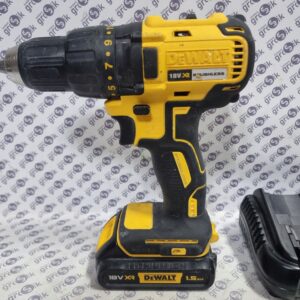 Wkrętarka akumulatorowa DeWalt 18 V DCD777 + Ładowarka + 2 Akumulatory
