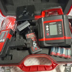 Niwelator laserowy z czujnikiem i akcesoriami PRO cyfrowy czerwony LR500D