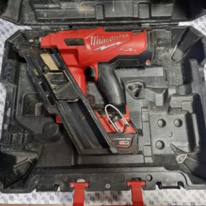 Gwoździarka akumulatorowa Milwaukee M18 FFN 18 V walizka + aku 5ah