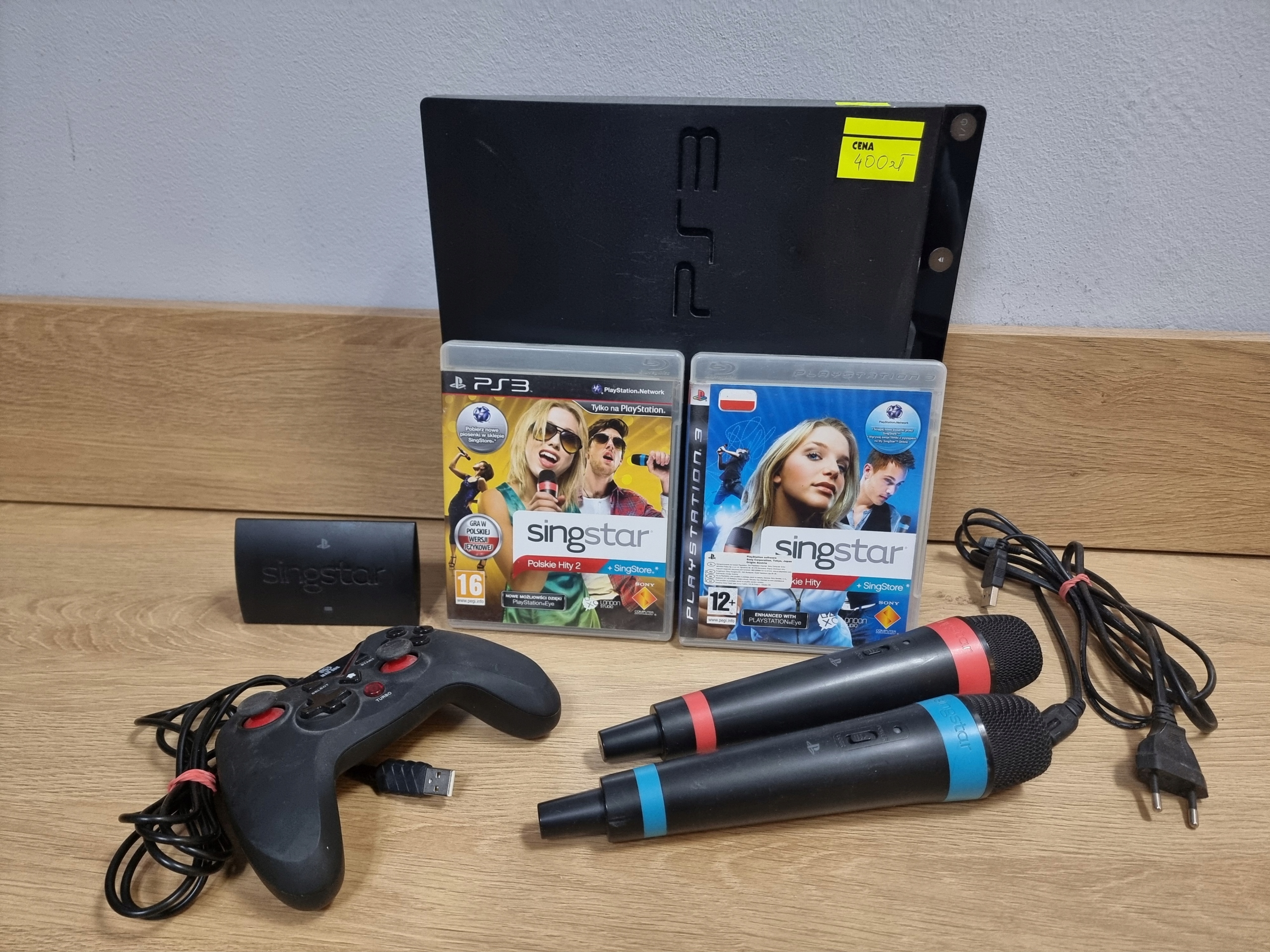 Konsola Sony Playstation 3 Super Slim 250 GB + 2x mikrofon + 2x singstar