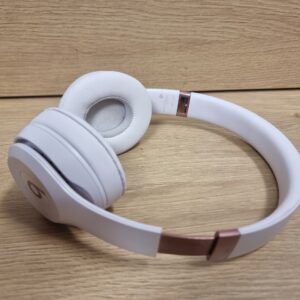 Słuchawki bezprzewodowe nauszne Beats Solo 4 różowe