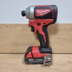 Zakrętarka udarowa Milwaukee M18 CBLID-0 18 V + aku 2ah
