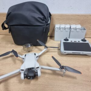 Dron DJI Mini 3 Fly More Combo RC Kontroler z Ekranem + 5x Bateria Torba